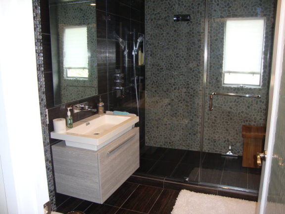 Two Tone Modern Bathroom